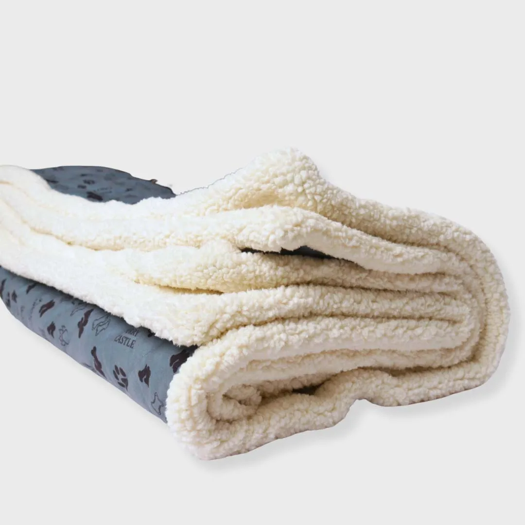 Warm & Comfortable Pet Blanket Furry Castle Print